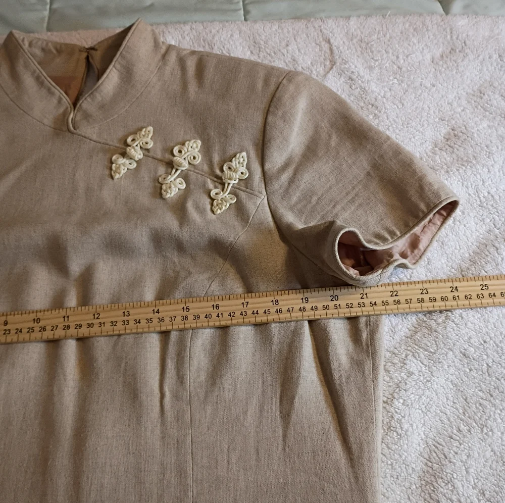 David Warren Beige Qpao Cheongsam with Pankou Linen Blend Women Dress Size 14 - Picture 10 of 11